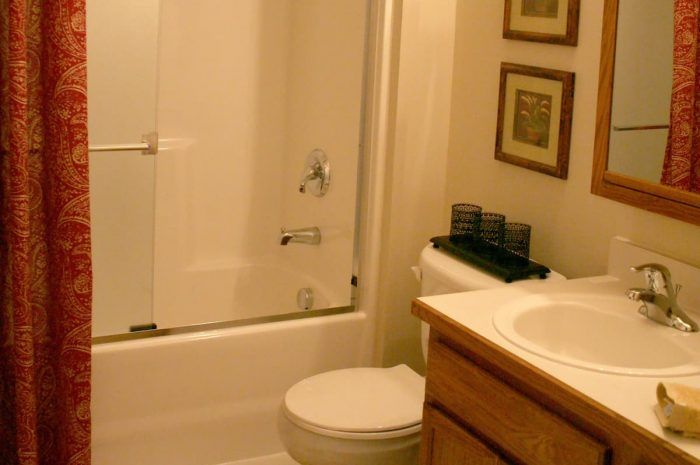 Kla-Ha-Ya Village Apartment Homes - Bathroom