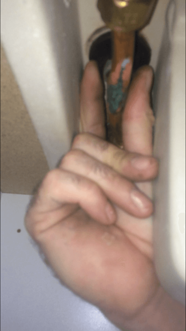 Individual tightening the nut
