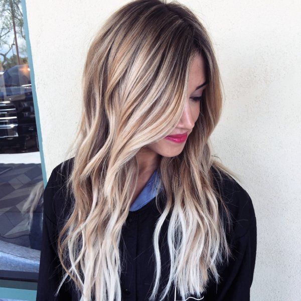 acconciatura donna con color melting