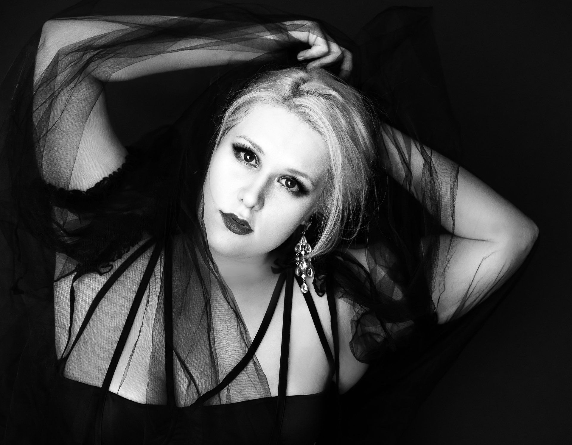 Portrait Photography | Stacey Naglie Toronto | Black and white photo of woman with black lace