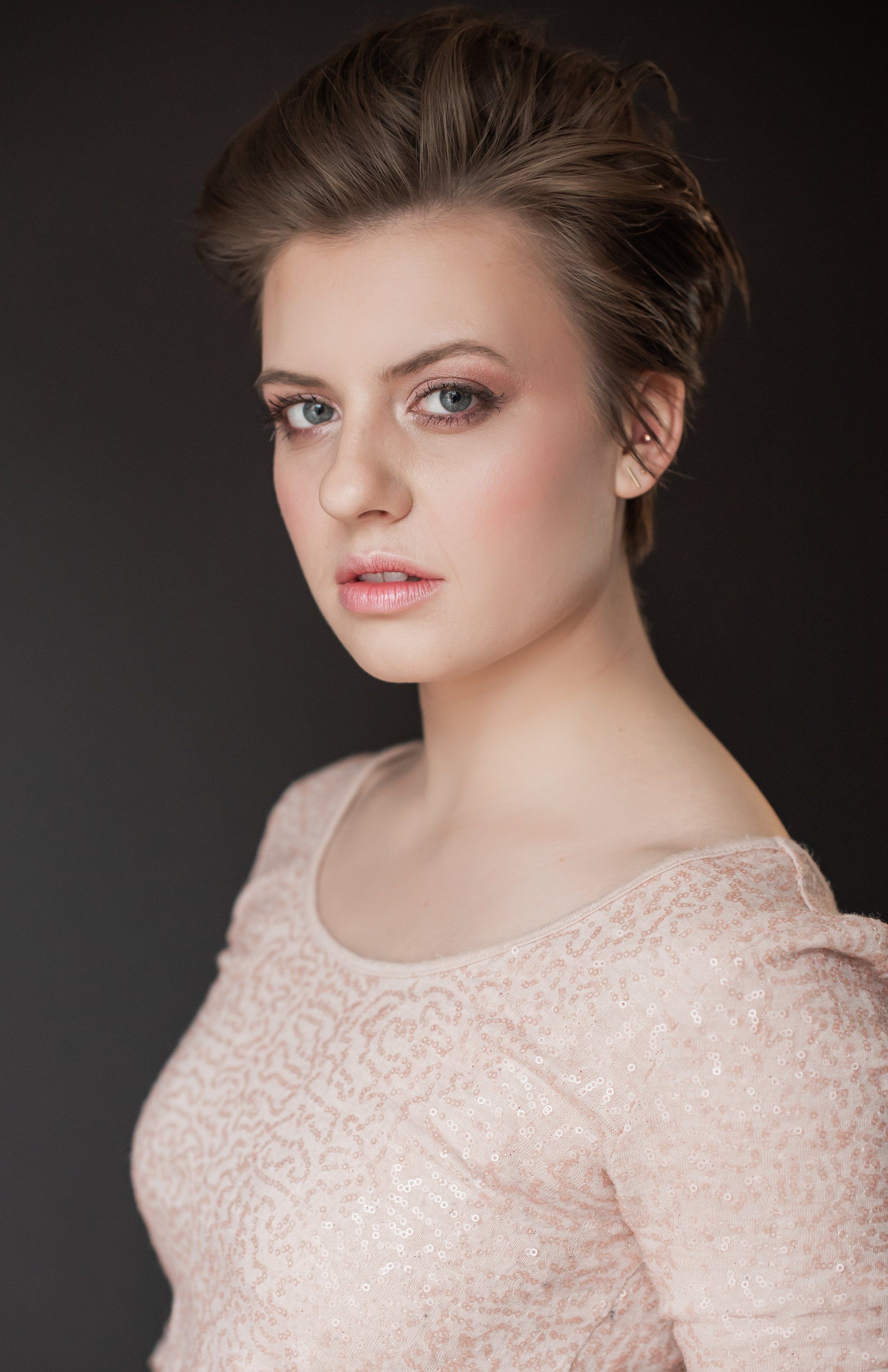 Portrait Photography | Stacey Naglie Toronto | Woman with beige top