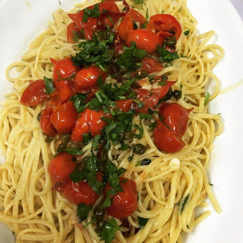 Spaghetti con pomodorini freschi