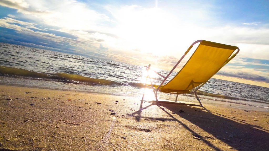 Relaxing on Treasure Island, located nearby Saint Petersburg in Florida, while the sun goes down. Just took a seat in the front row...
