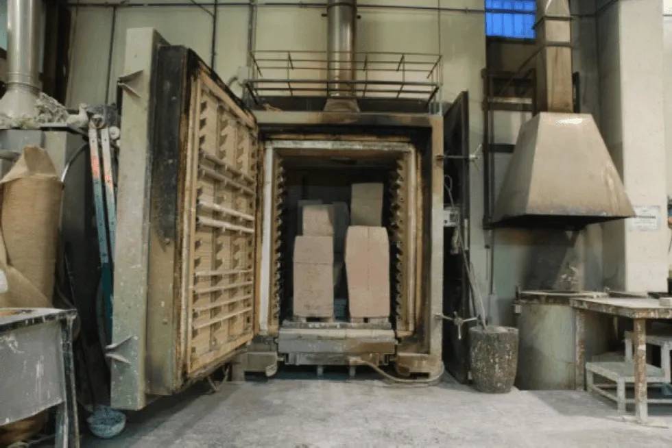 realizzazione di uno stampo in materiale ceramico