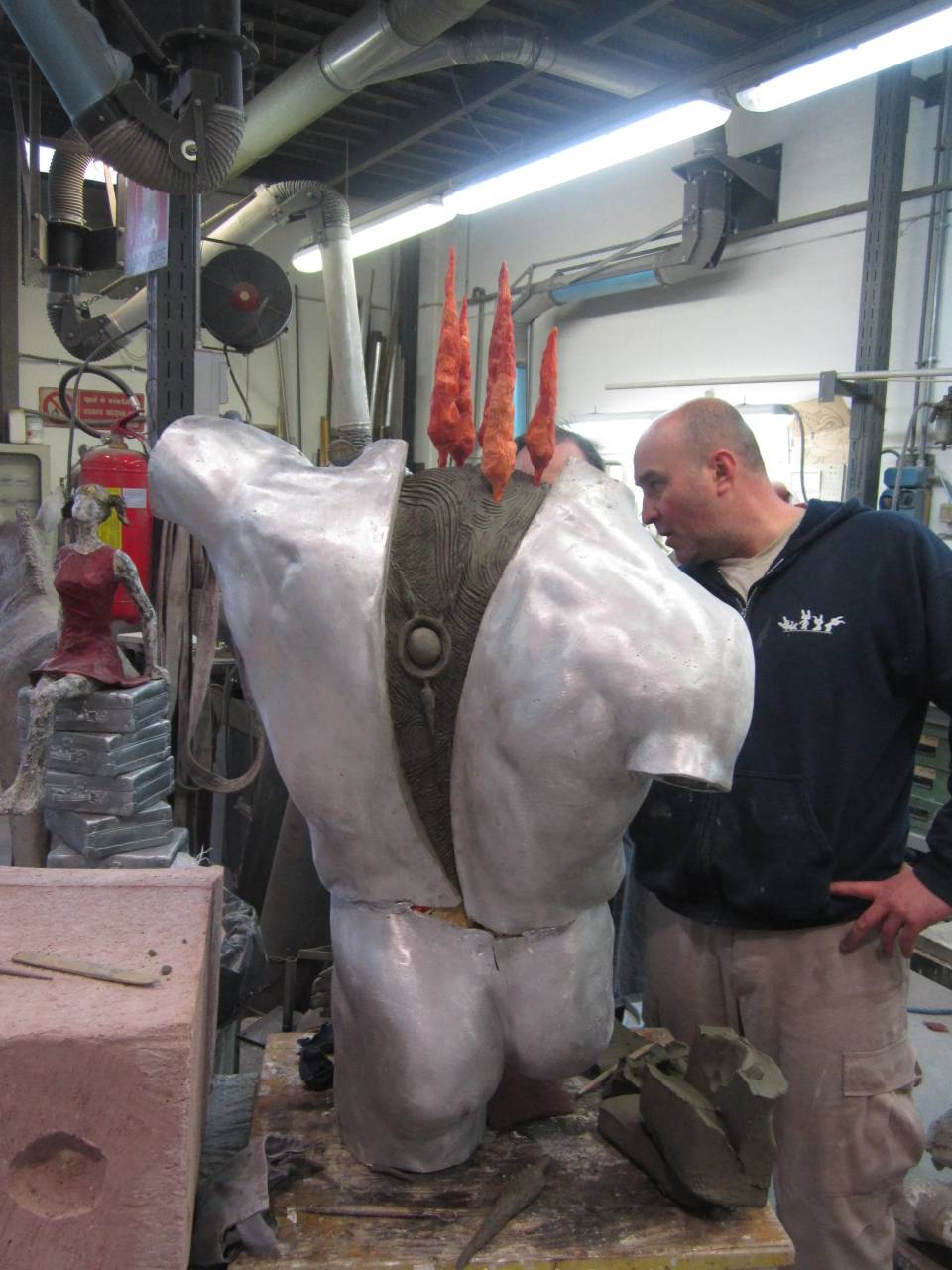 busto in alluminio