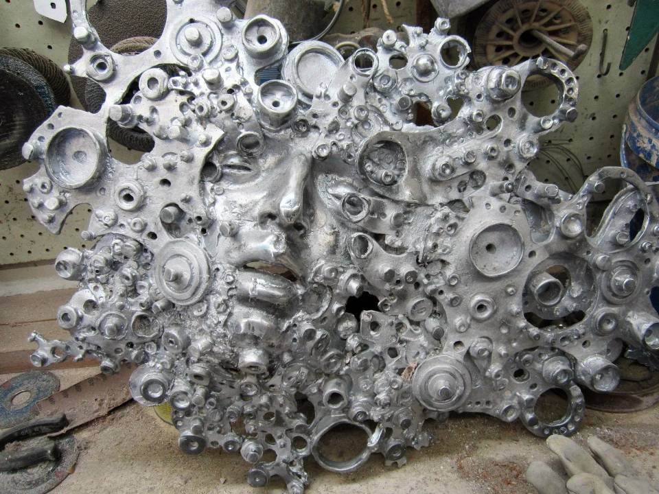 Scultura in alluminio