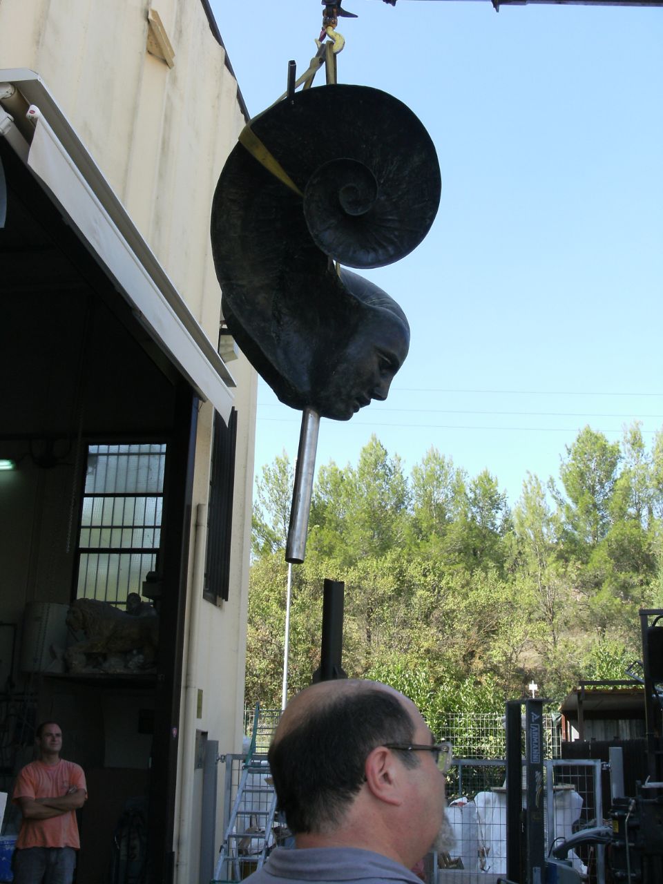 Trasporto e installazione opere scultoree