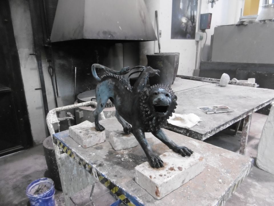 Copia della Chimera di Arezzo in bronzo