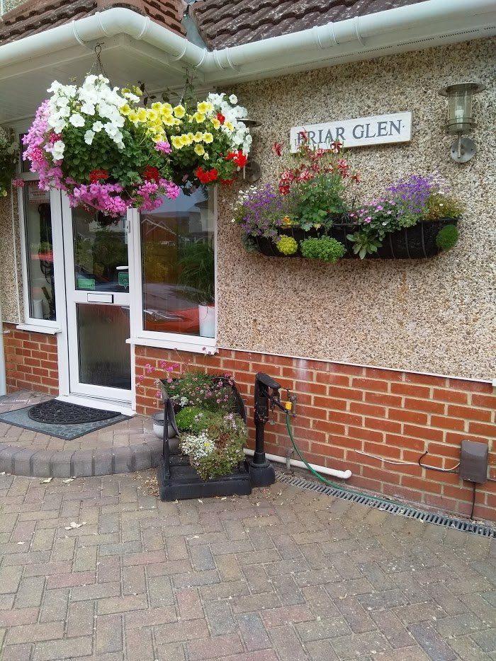 Please Briar Glen B&B to reserve a room