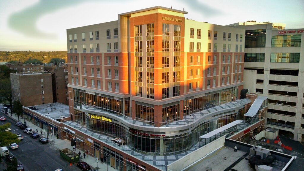 Metropolitan Plaza