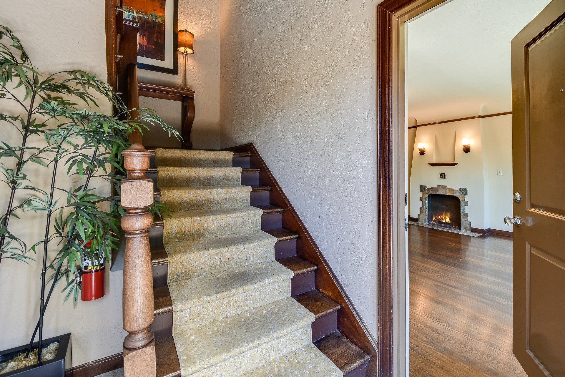 18 Galer Hallway