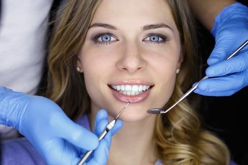 donna dal dentista