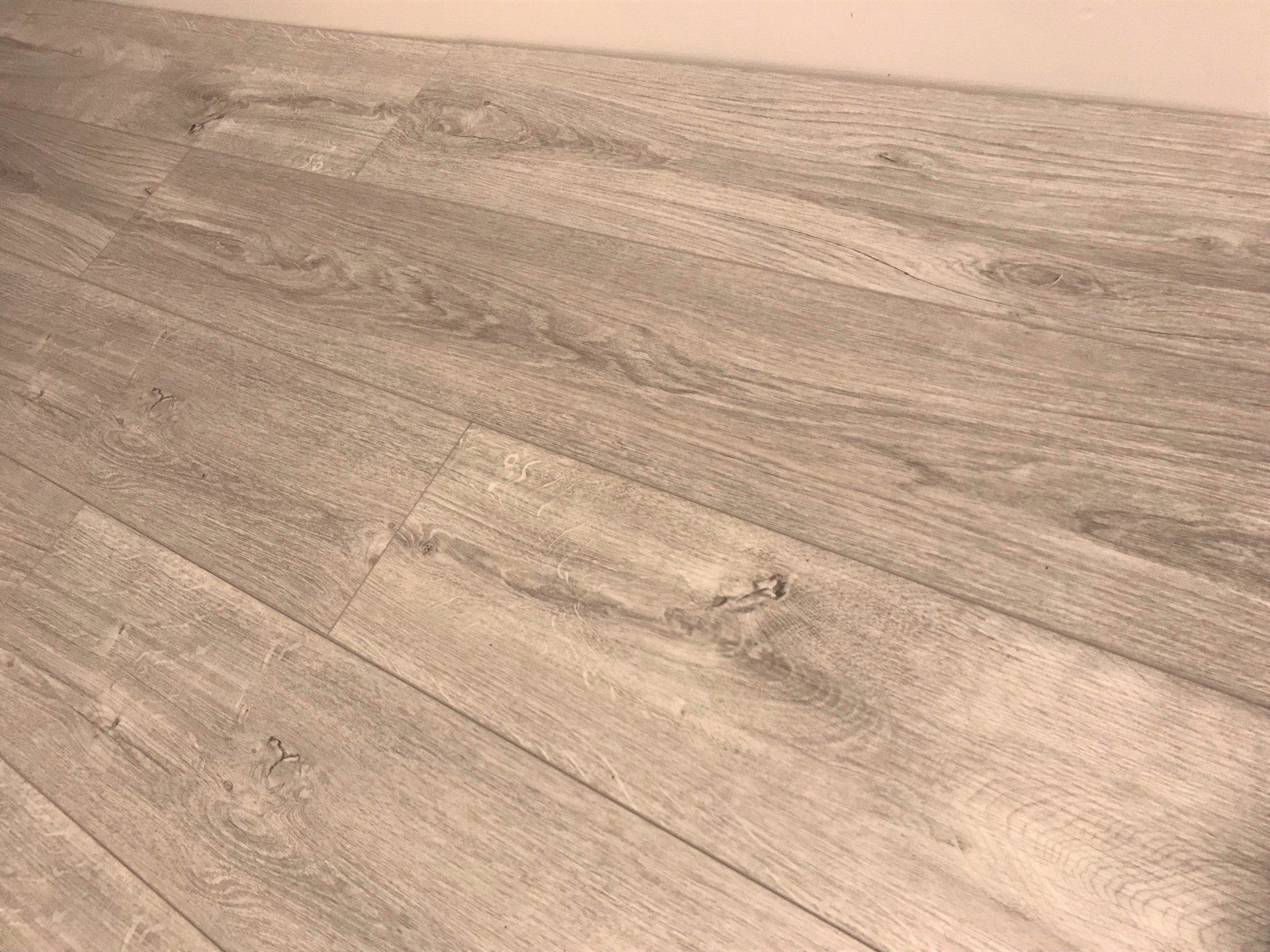 LUXURY VINYL TILE CLICK FLOORING 16