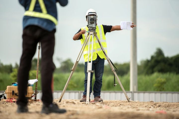 geometra in cantiere