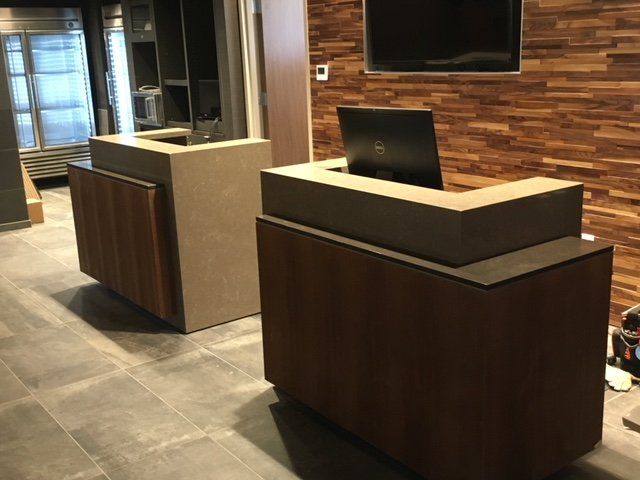 Days Inn - reception counter - Niagara Falls, NY - 2017