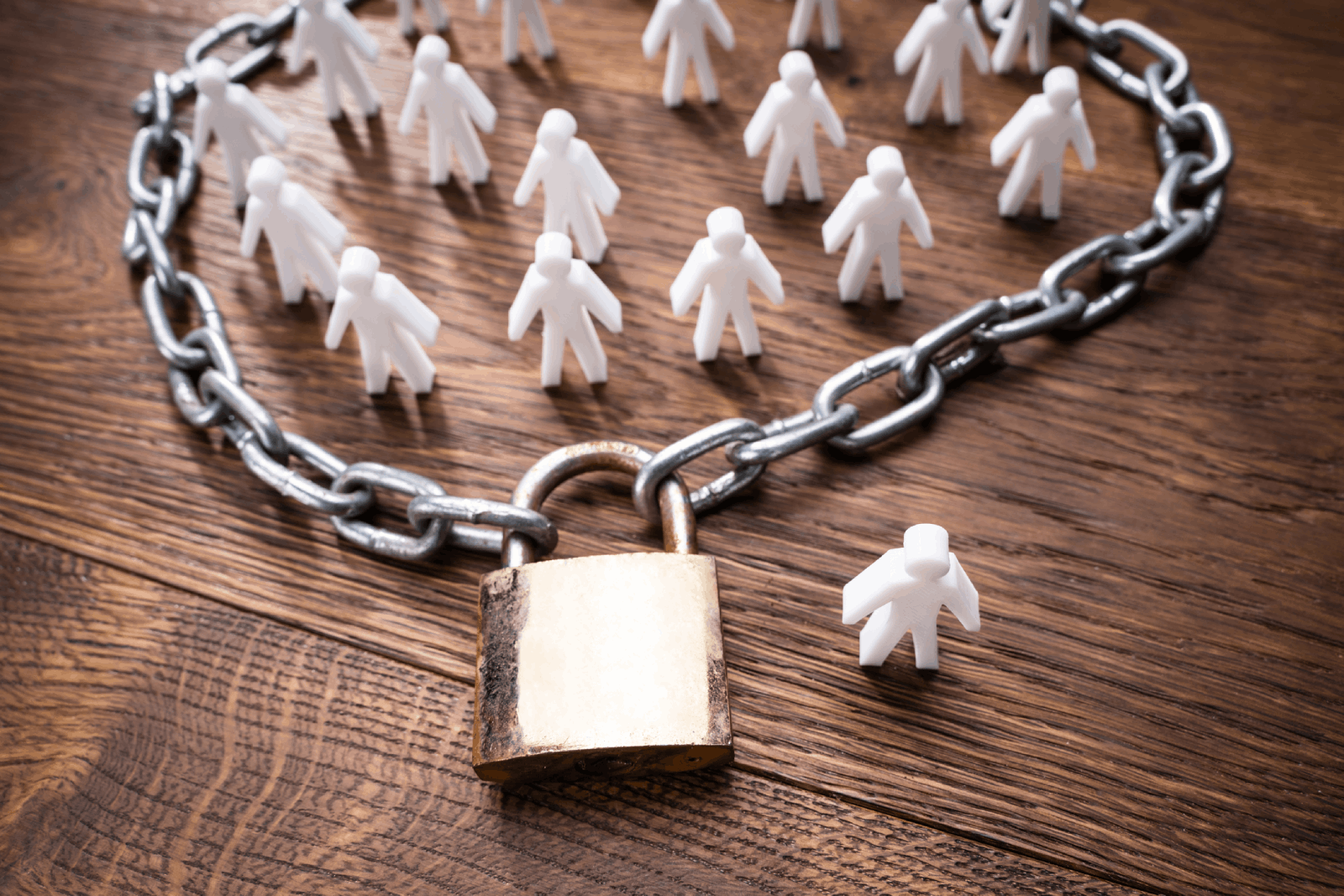 People And Chains — Fresno, CA — Lucky Bail Bonds