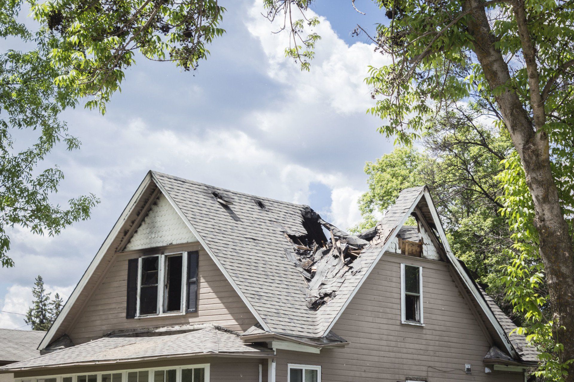 The Do's and Don'ts of Roofing Insurance Claims.