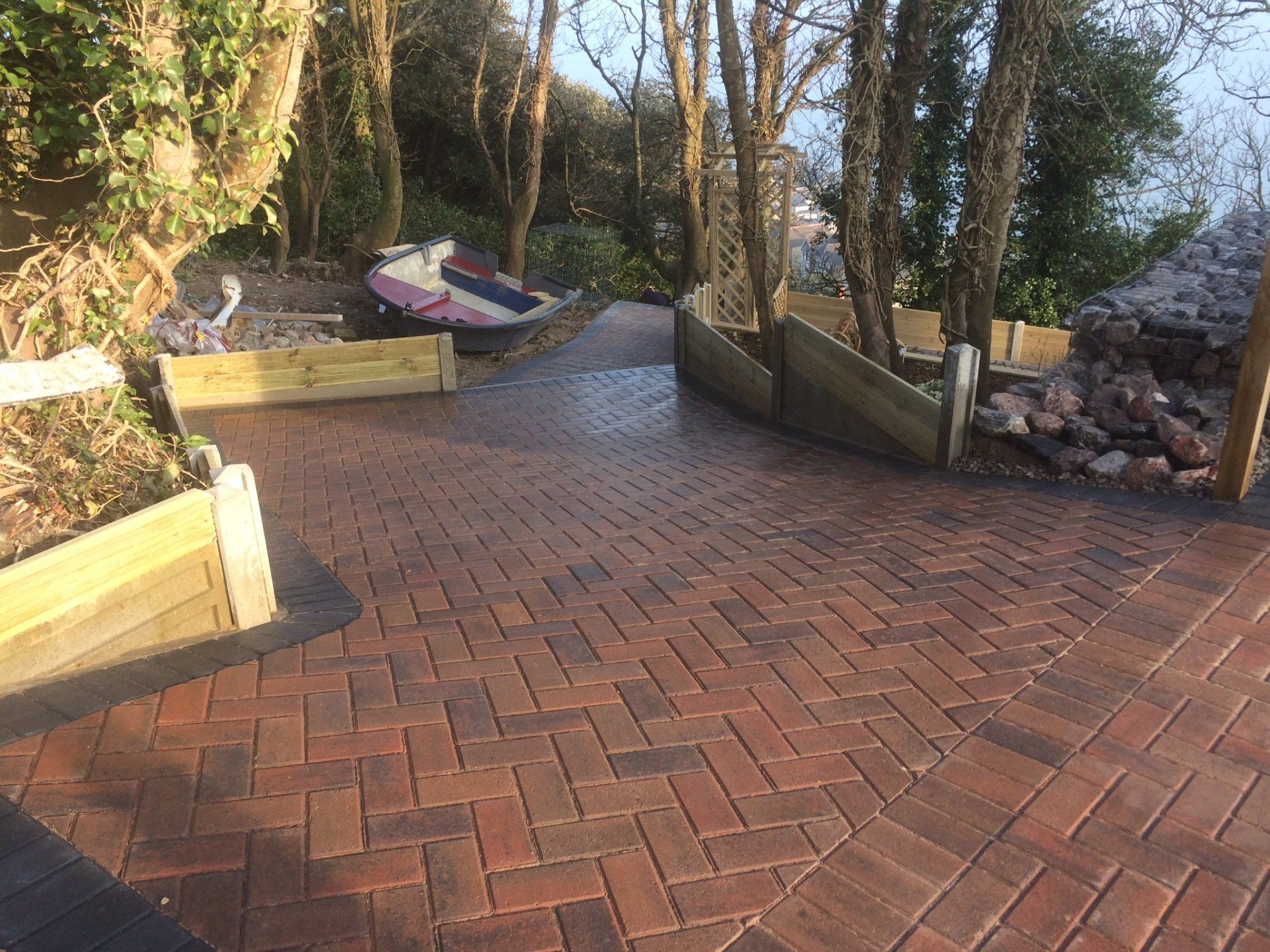 Landscape gardening - Shanklin, Isle of Wight - St Lawrence Landscapes - Gardening Landscape gardening - Shanklin, Isle of Wight - St Lawrence Landscapes - Gardening