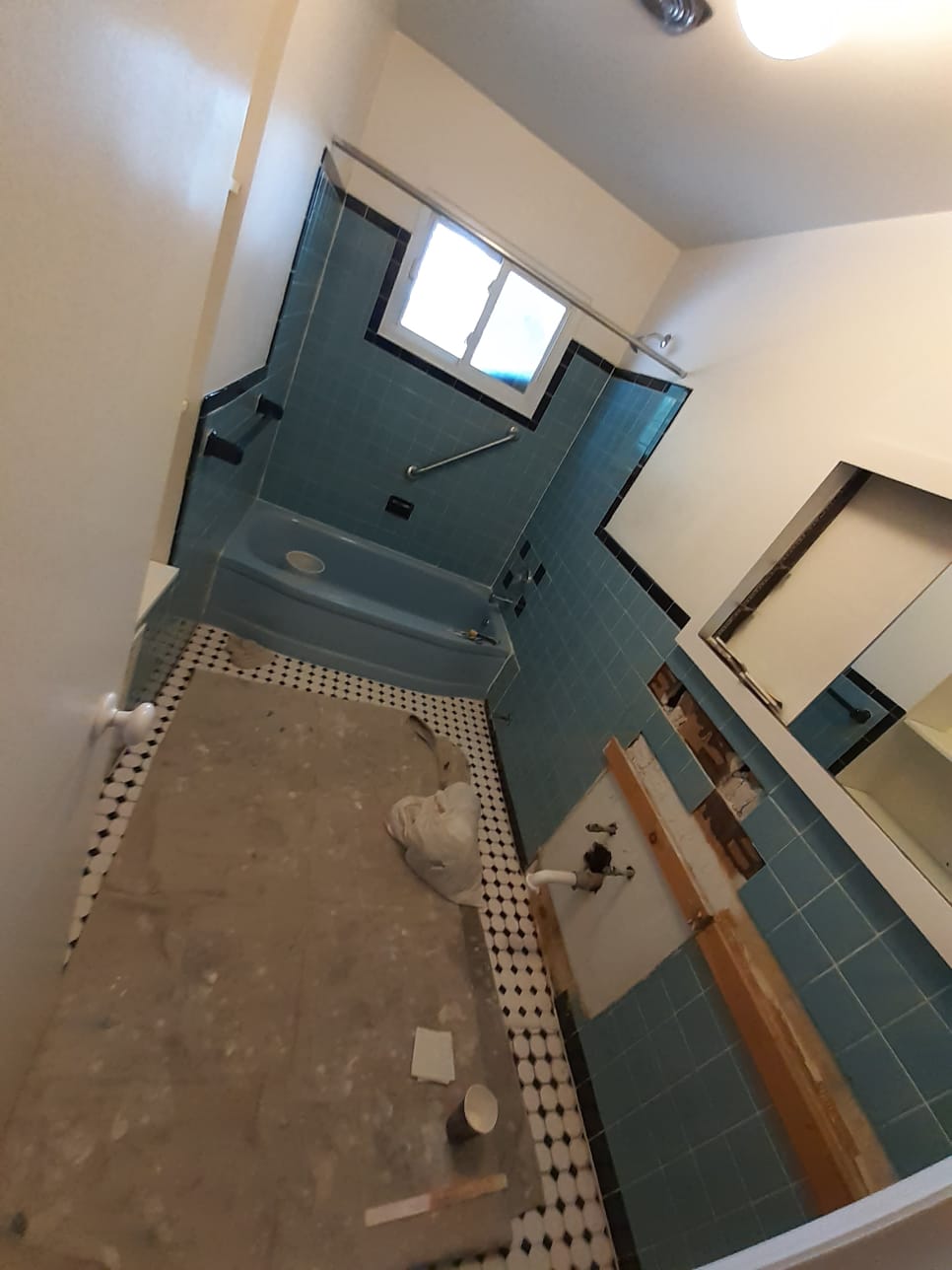 Anthony's Reglazing | Tub Reglazing | Old Westbury, NY