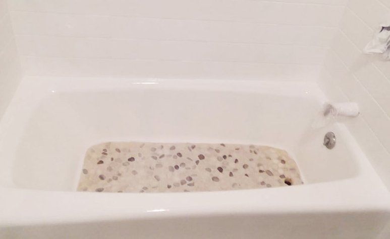 Anthony's Reglazing | Tub Reglazing | Old Westbury, NY