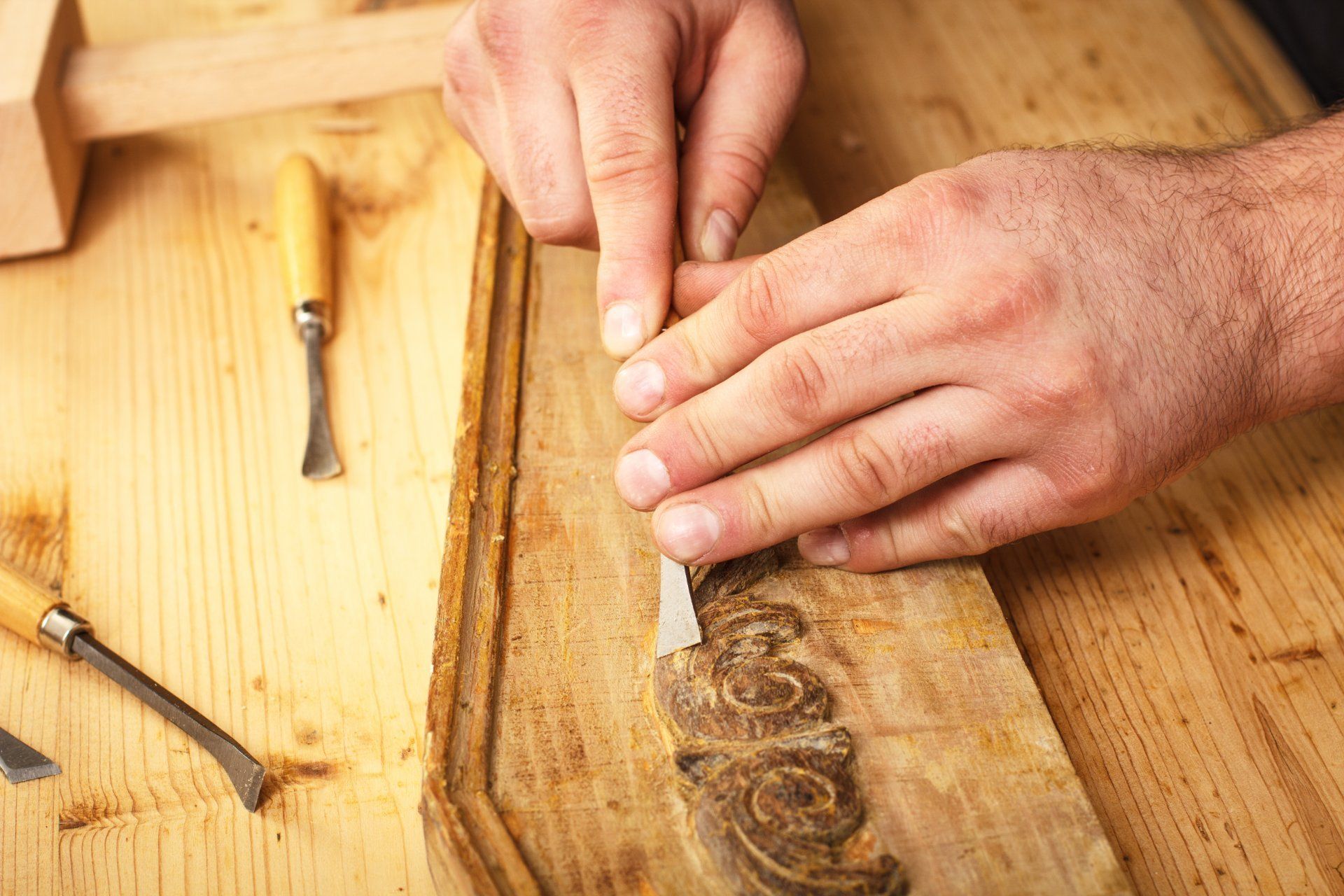 restauro mobile in legno