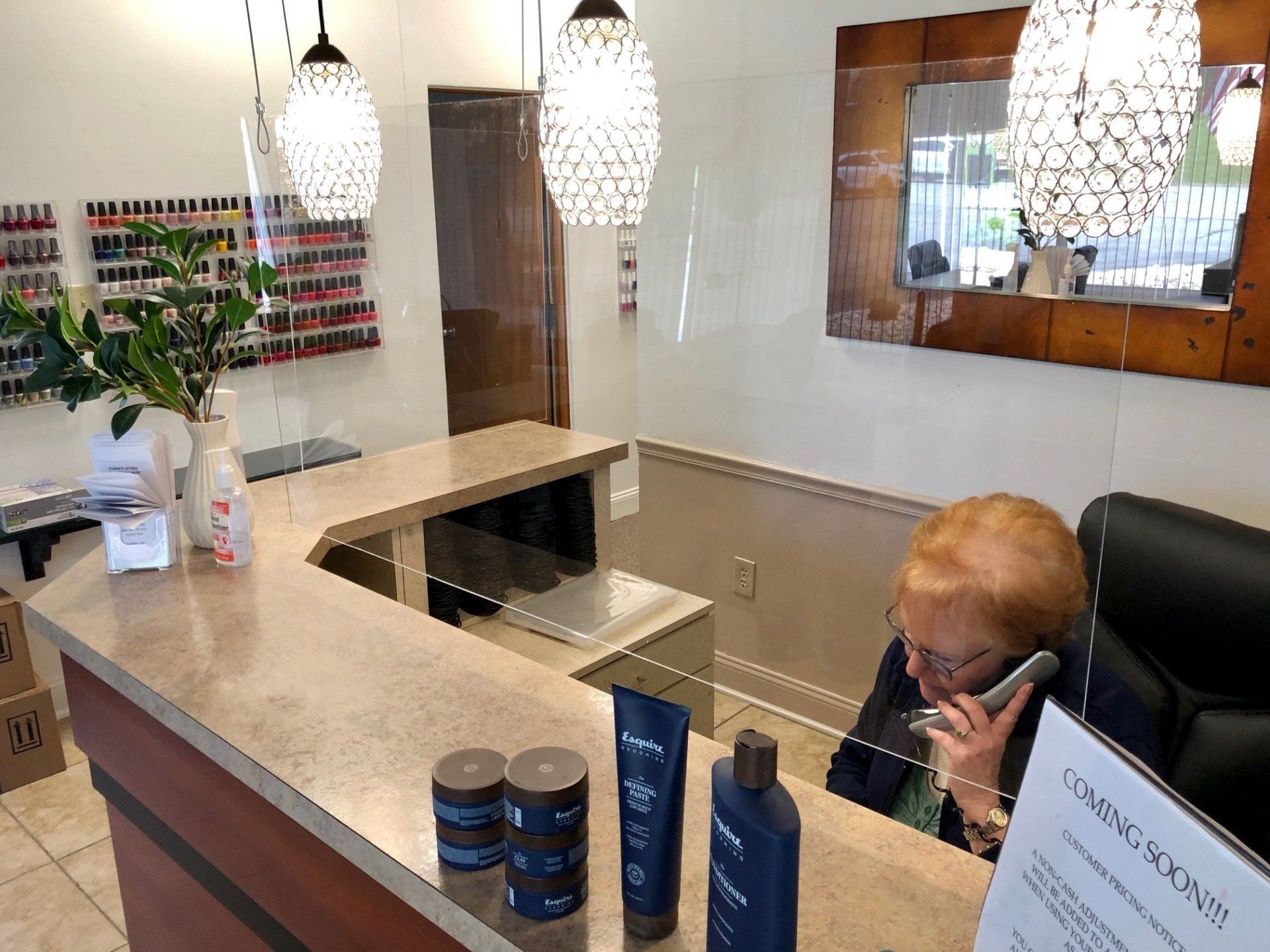 Elegante Details Front Desk— White Oak, PA — Elegante Details