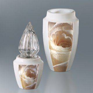 un vaso e una candela