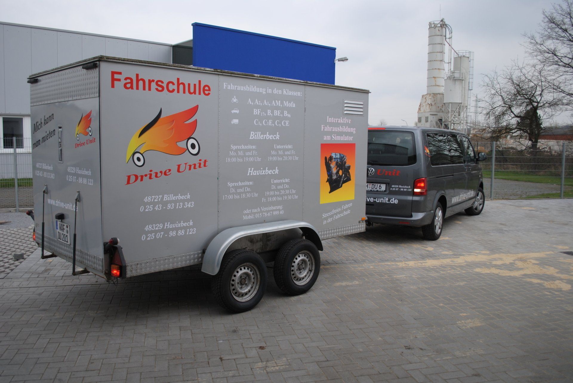 A trailer with the word fahrschule on it
