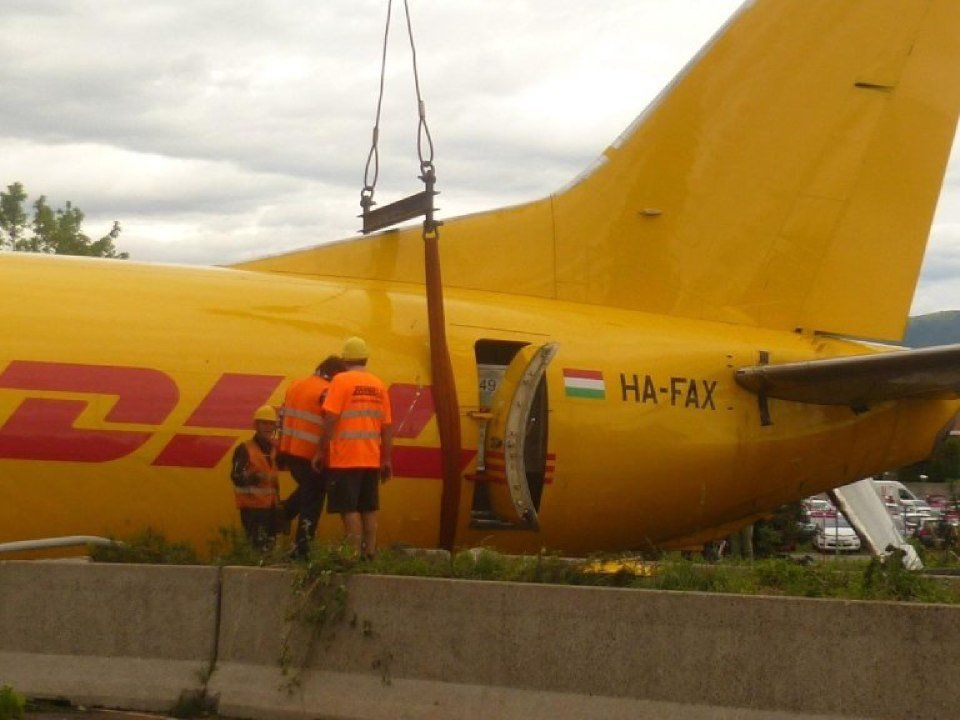 recupero rottami di un aereo