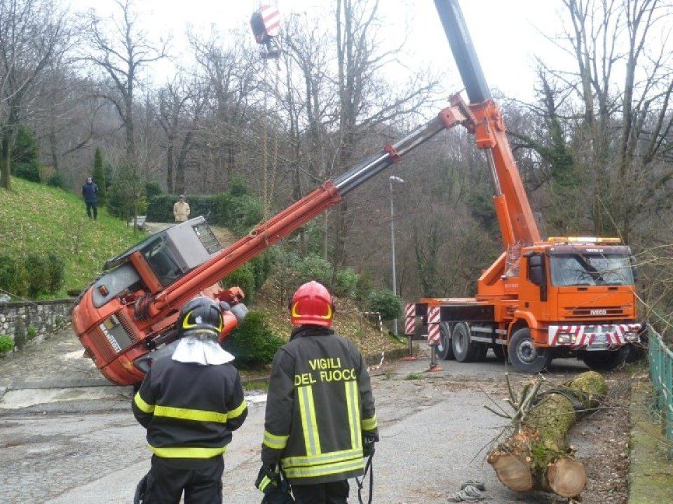 autogrù per soccorso stradale
