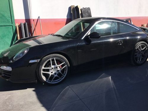 auto sportiva appena riparata