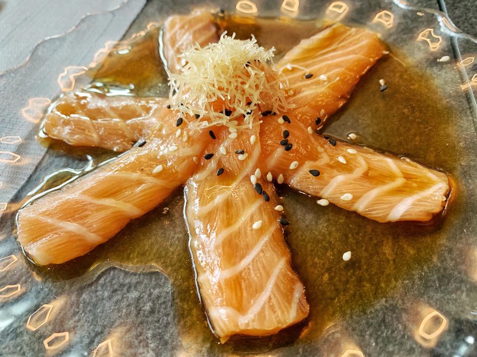 Pesce con salsa