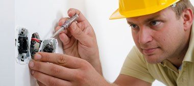 Electrician fixing socket - Electrical questions in Somers point, NJ Electrician fixing socket - Electrical questions in Somers point, NJ