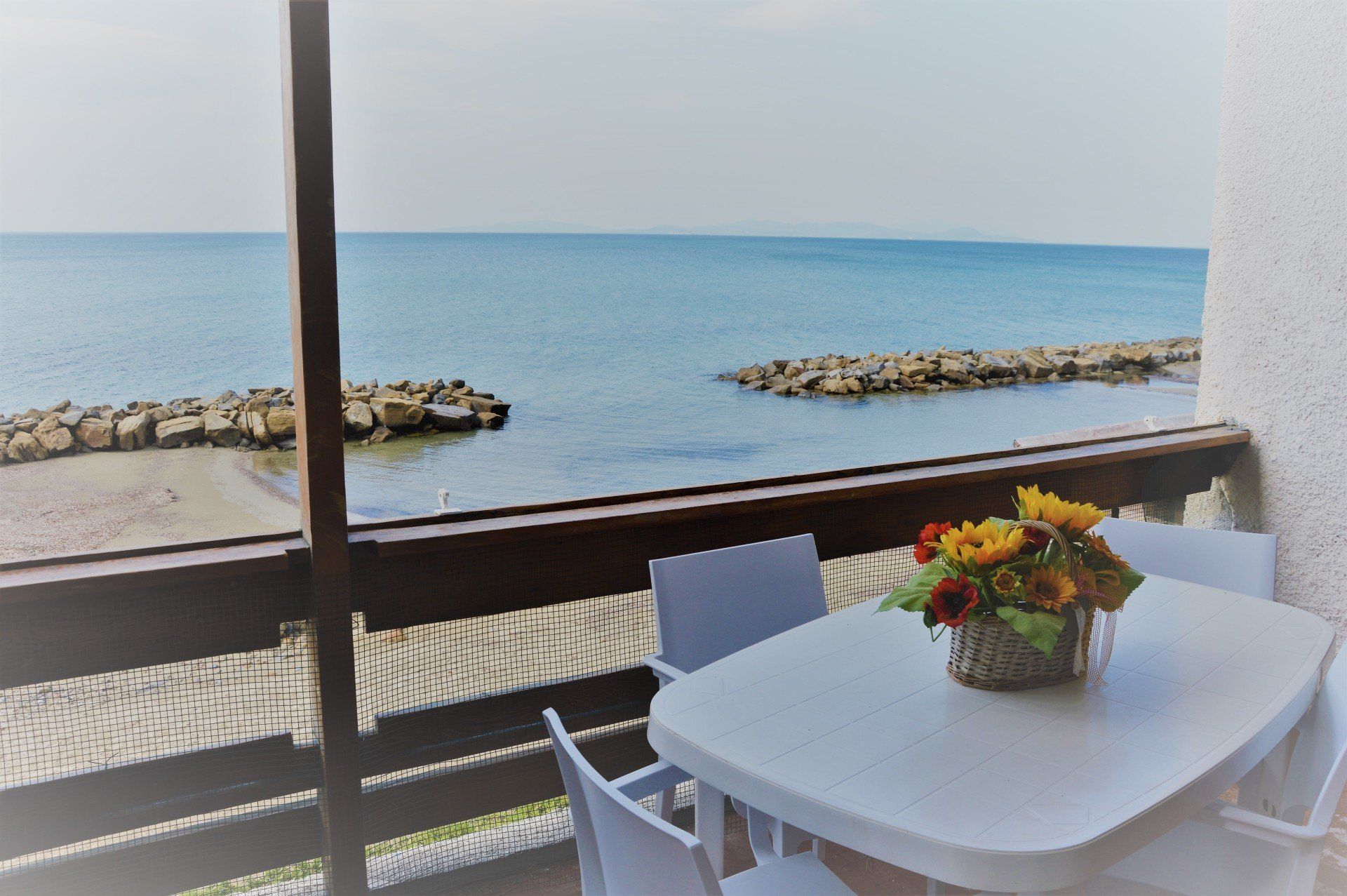 camera con terrazza affacciata sul mare