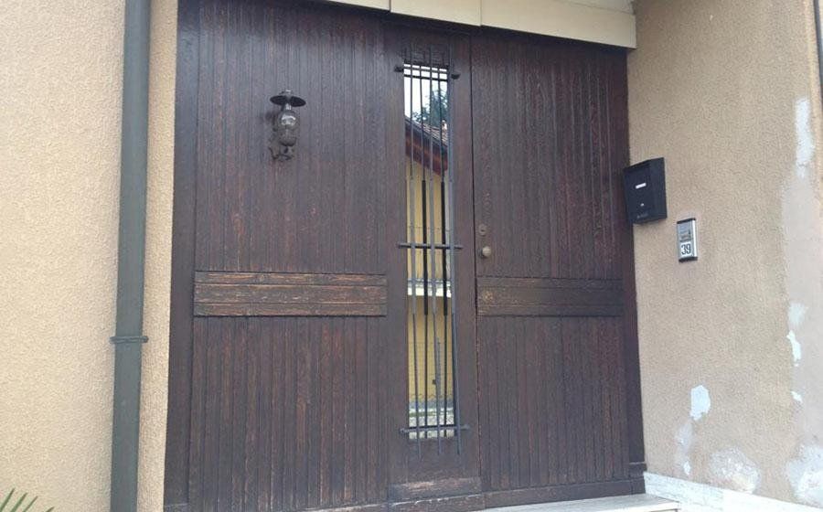 portone in legno e ferro