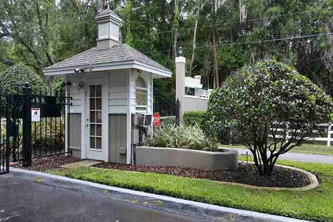 Before Cleaning the Guard Post — Pressure Washing in Tampa Bay, FL