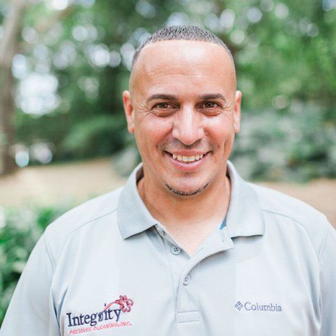 Pressure Washing Services — Luis Juarbe in Seffner, FL Pressure Washing Services — Luis Juarbe in Seffner, FL