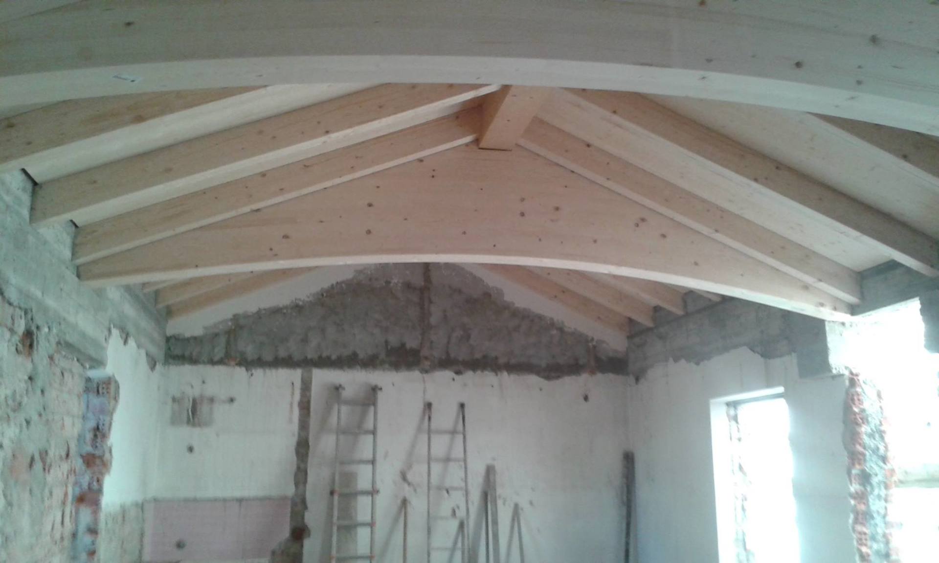 Soffitto in legno bianco