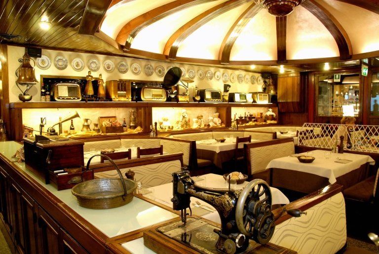 Interno di una pizzeria