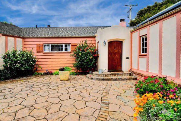 22 Santa Lucia Ave