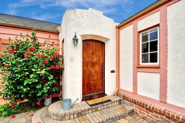 22 Santa Lucia Ave
