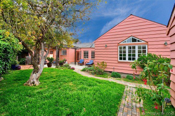 22 Santa Lucia Ave