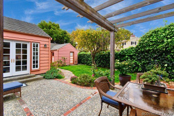 22 Santa Lucia Ave