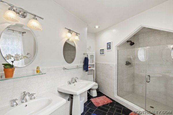 22 Santa Lucia Ave