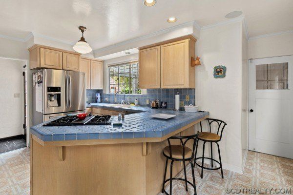 22 Santa Lucia Ave