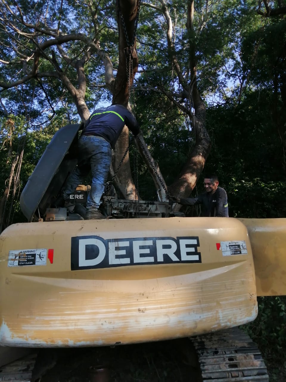 taller de maquinaria pesada