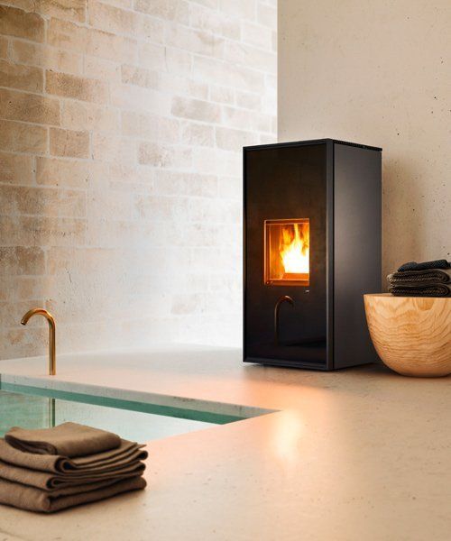 stufa a pellet dal design moderno