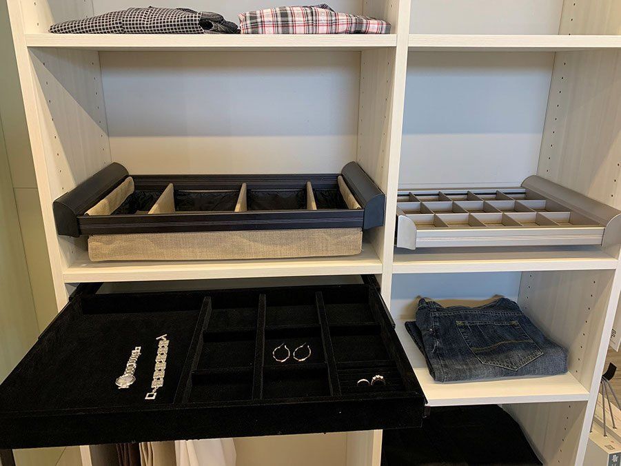 closet with shelves