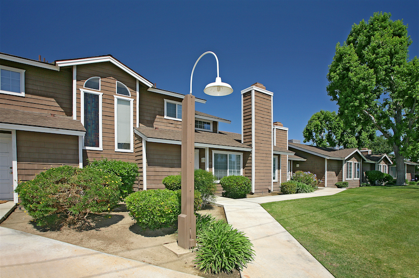 laurelglen condos building