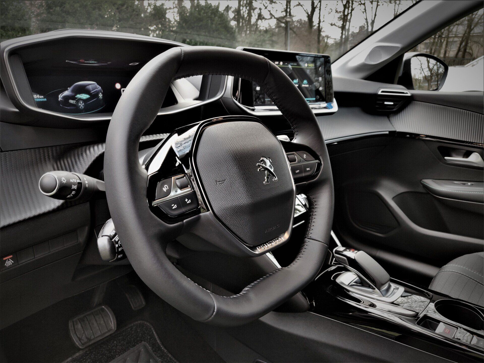 Peugeot e-208